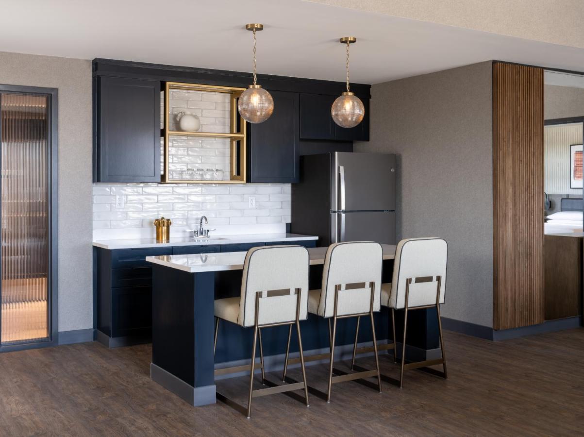 Delta Hotels By Marriott Wichita Falls Convention Center Esterno foto