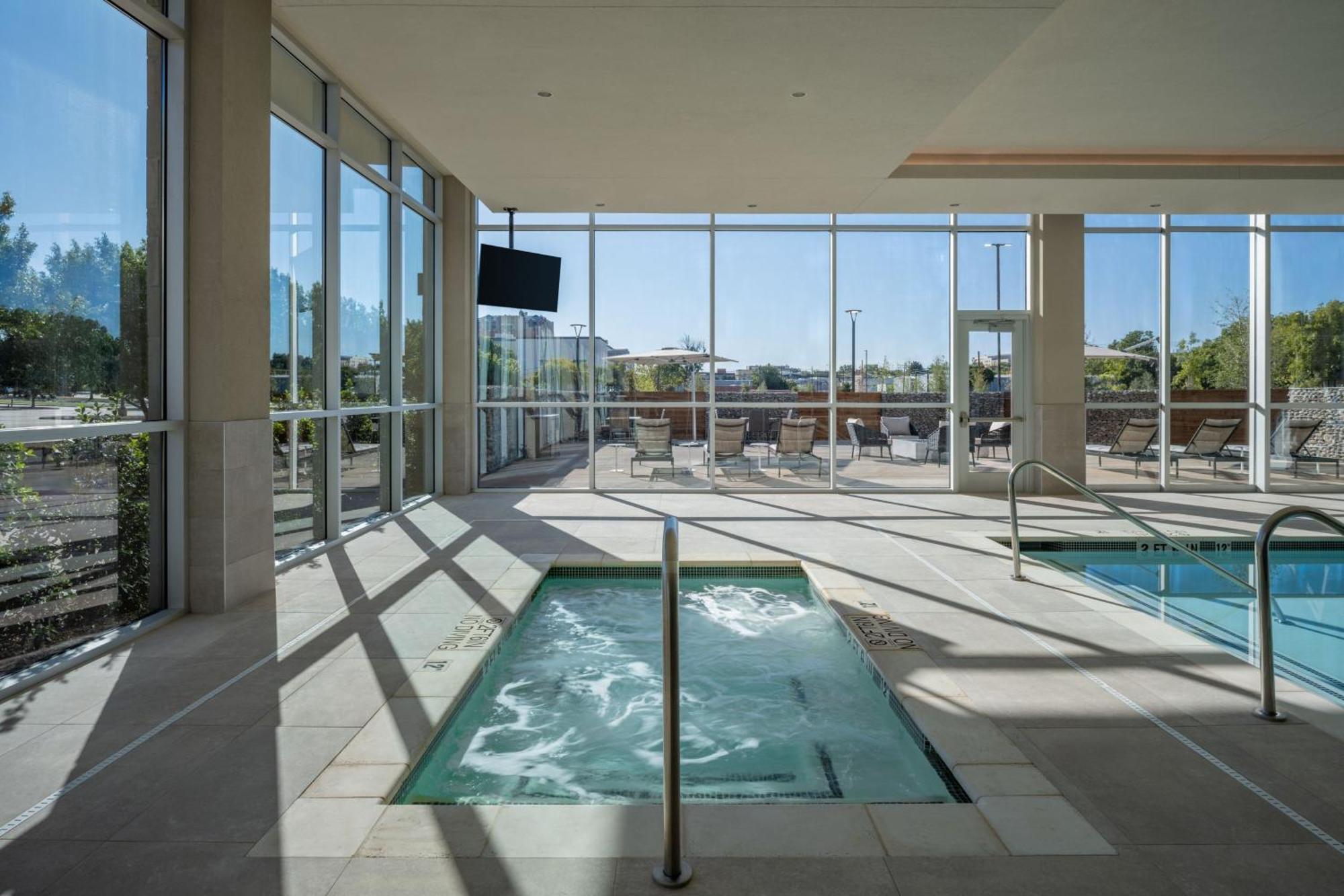 Delta Hotels By Marriott Wichita Falls Convention Center Esterno foto