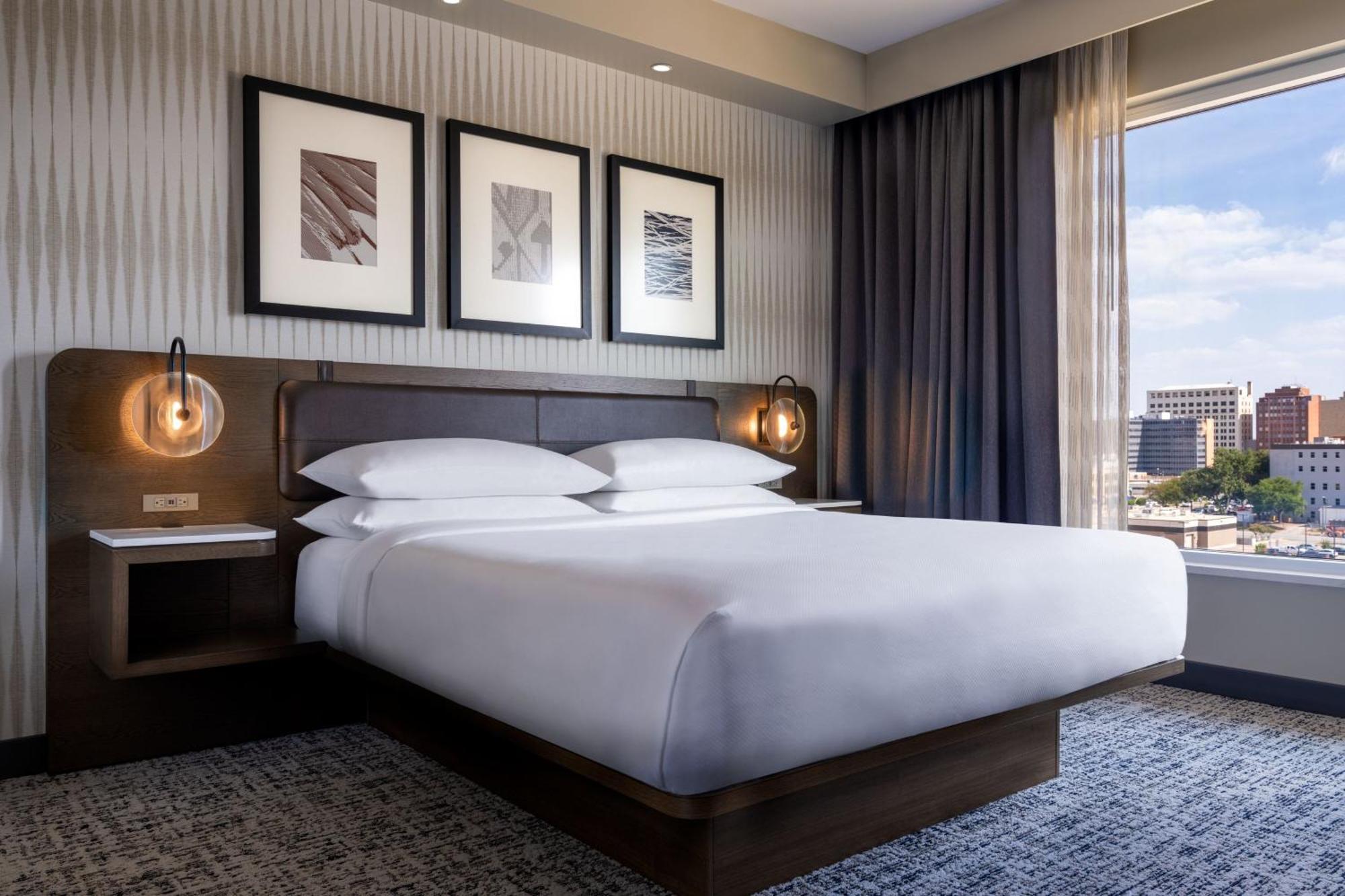 Delta Hotels By Marriott Wichita Falls Convention Center Esterno foto