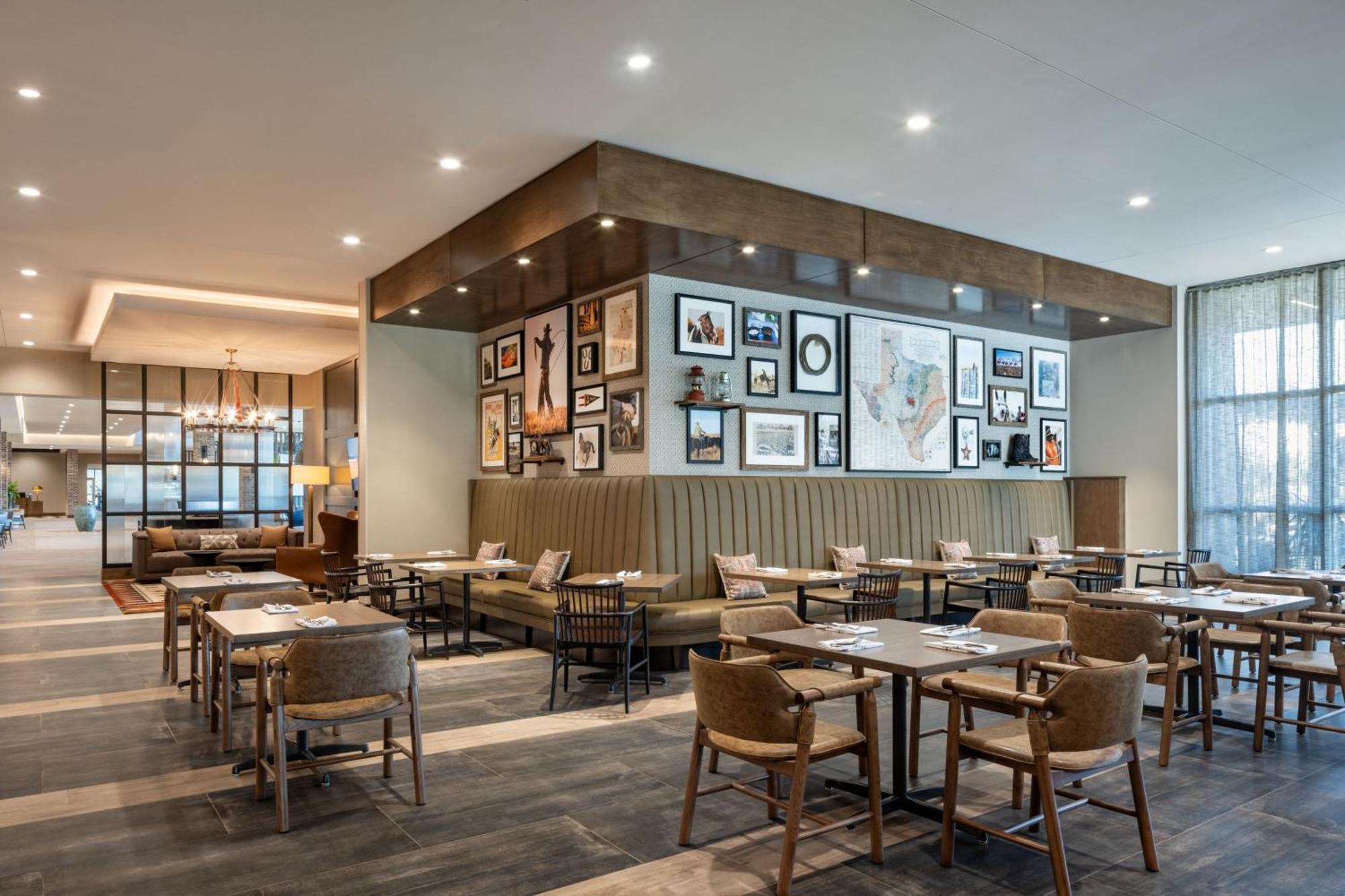 Delta Hotels By Marriott Wichita Falls Convention Center Esterno foto